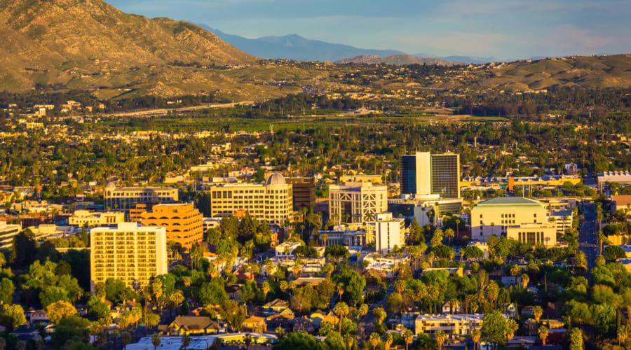 Nosso inventário inclui uma ampla variedade de veículos.